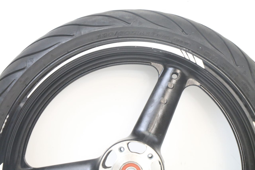 photo de FRONT RIM AND TIRE SUZUKI GSF S BANDIT 600 (2000 - 2004) - Surface and material condition
