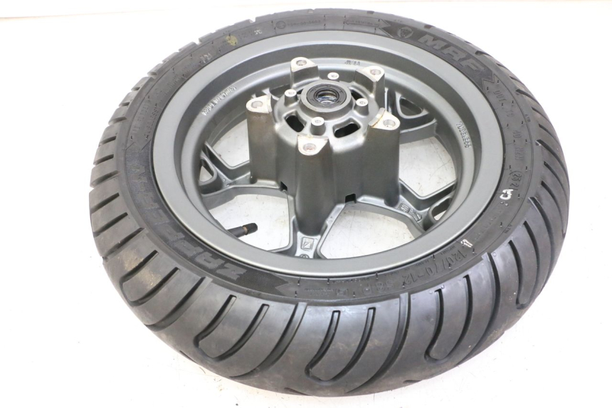 photo de FRONT RIM AND TIRE APRILIA SXR 50 (2021 - 2023) - Technical close-up