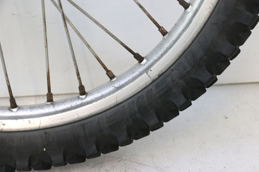 photo de FRONT RIM AND TIRE HUSABERG TE 250 (2011 - 2014) - Fixing points details