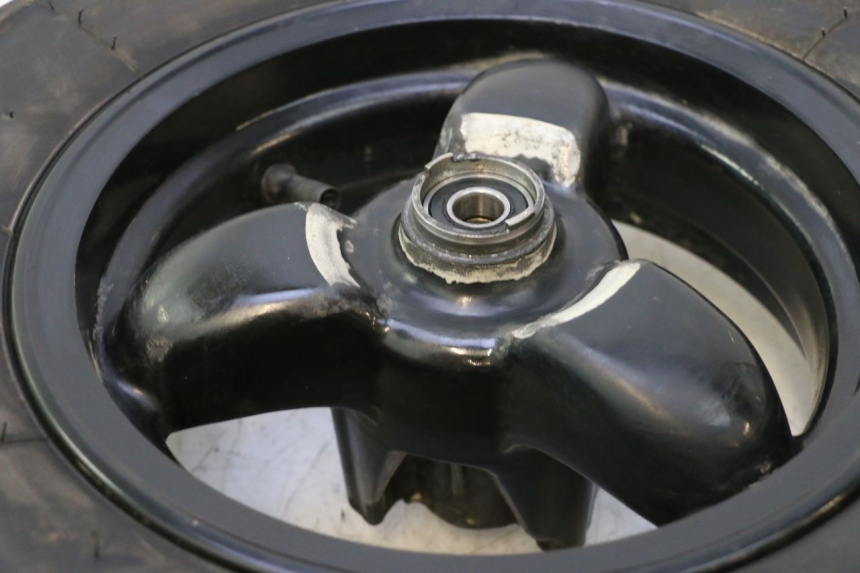 photo de FRONT RIM AND TIRE PEUGEOT TKR TREKKER FURIOUS 50 (2005 - 2014) - Technical close-up
