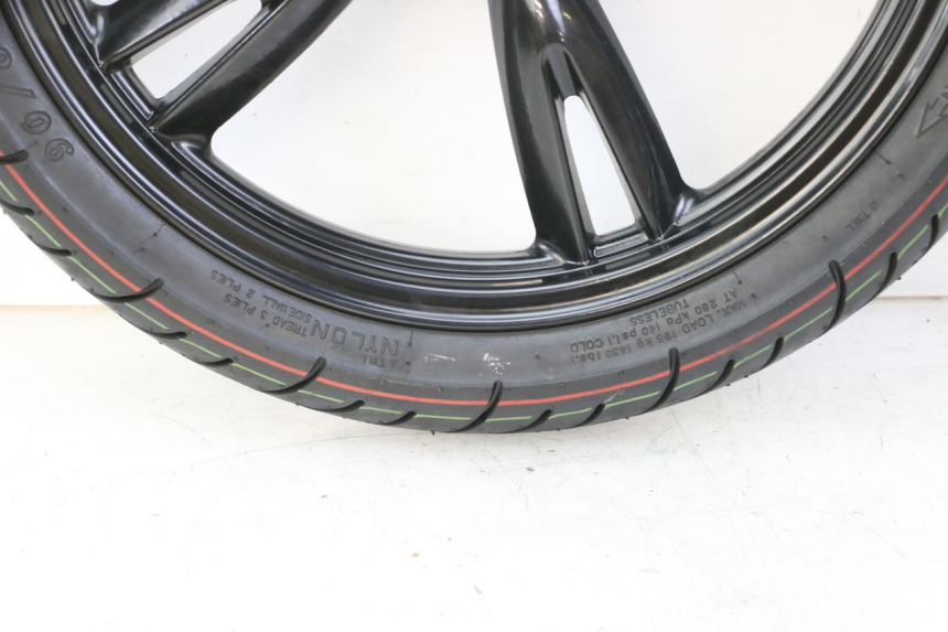 photo de FRONT RIM AND TIRE PEUGEOT TWEET 4T 50 (2023 - 2025) - Detailed visual inspection
