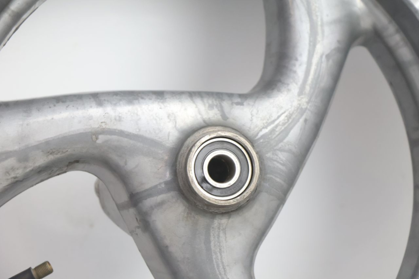 photo de FRONT RIM AND TIRE PEUGEOT VIVACITY 50 (2004 - 2009) - Alternative perspective