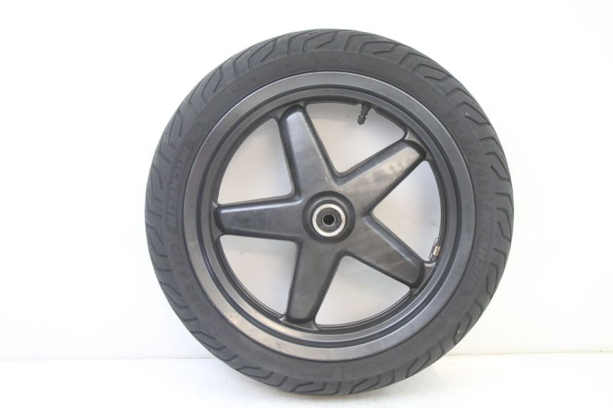 photo de FRONT RIM AND TIRE YAMAHA X-MAX XMAX 125 (2010 - 2013) - Main view