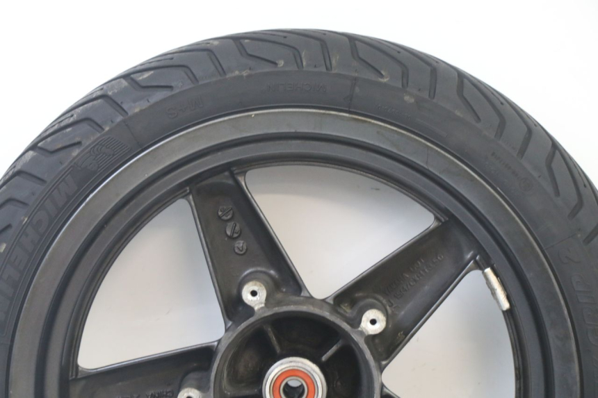 photo de FRONT RIM AND TIRE YAMAHA X-MAX XMAX 125 (2010 - 2013) - Surface and material condition