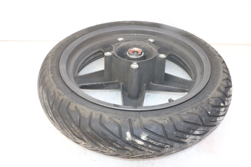 photo de FRONT RIM AND TIRE YAMAHA X-MAX XMAX 125 (2010 - 2013) - Additional view of the item