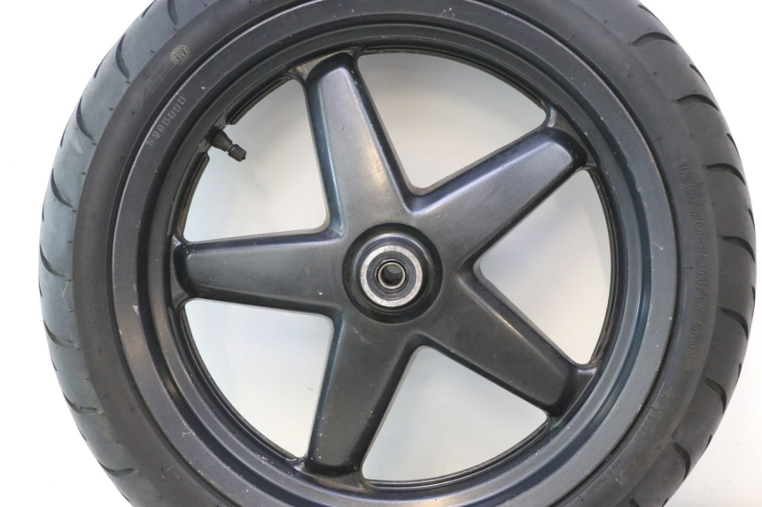 photo de FRONT RIM AND TIRE YAMAHA XMAX X-MAX 125 (2006 - 2009) - Supplementary product photo