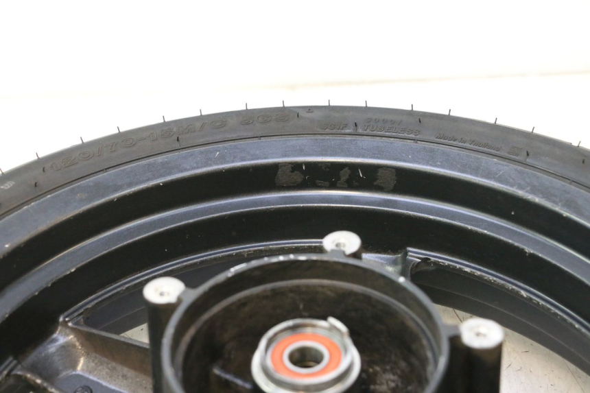 photo de FRONT RIM AND TIRE YAMAHA XMAX X-MAX 125 (2006 - 2009) - Alternative perspective
