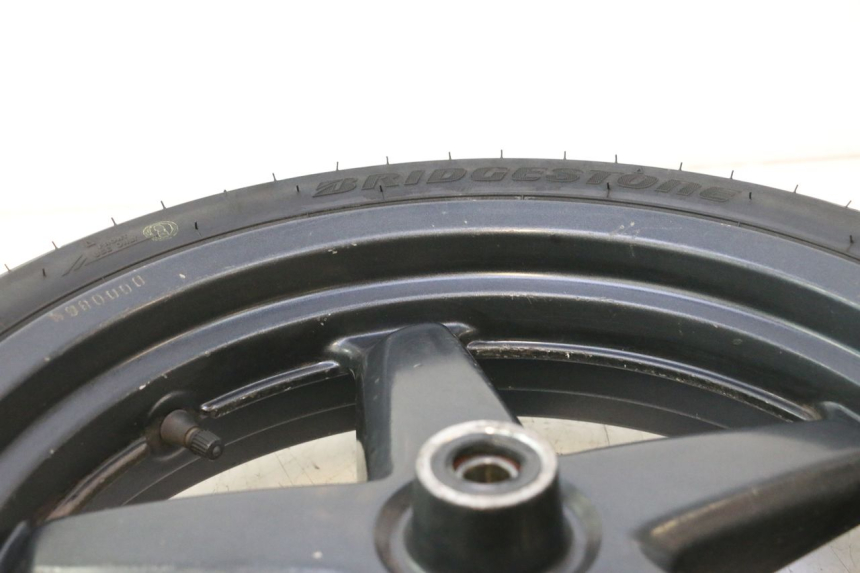 photo de FRONT RIM AND TIRE YAMAHA XMAX X-MAX 125 (2006 - 2009) - Fixing points details
