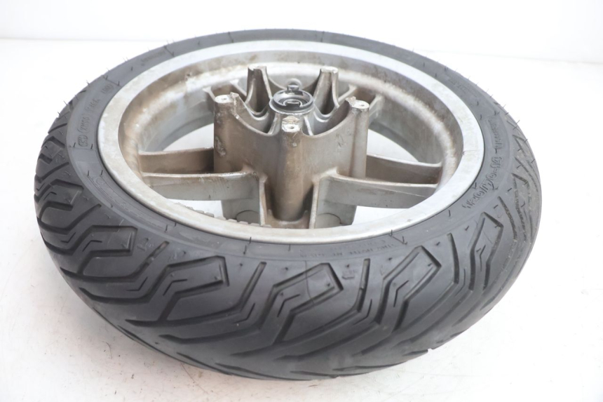 photo de FRONT RIM AND TIRE PIAGGIO X8 STREET 125 (2006 - 2007) - Supplementary product photo