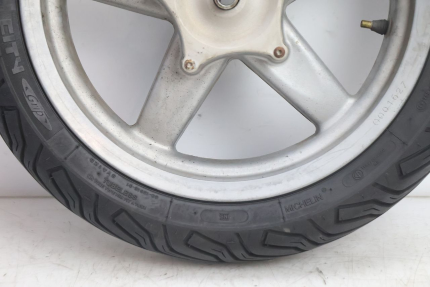 photo de FRONT RIM AND TIRE PIAGGIO X8 STREET 125 (2006 - 2007) - Zoom on usage condition