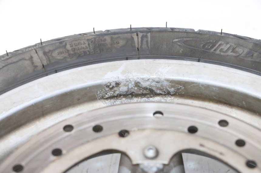 photo de FRONT RIM AND TIRE PIAGGIO X9 EVOLUTION 125 (2003 - 2007) - Component zoom