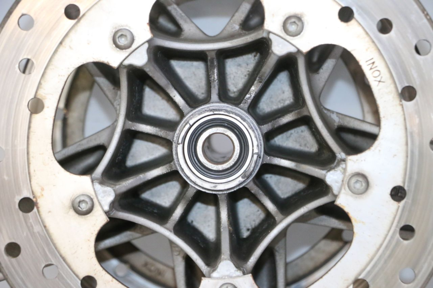 photo de FRONT RIM AND TIRE PIAGGIO X9 EVOLUTION 125 (2003 - 2007) - Detailed visual inspection