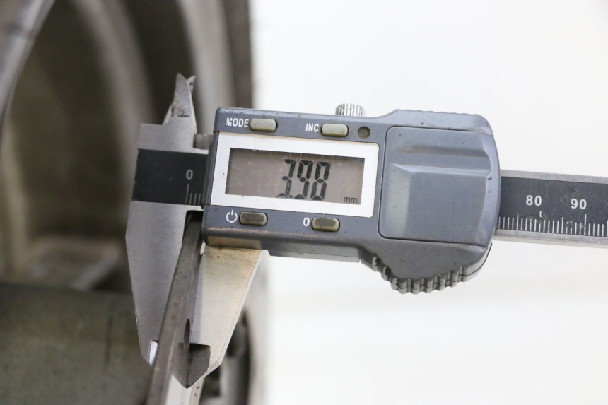 photo de FRONT RIM AND TIRE PIAGGIO X9 EVOLUTION 125 (2003 - 2007) - Product overview