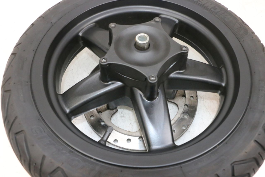 photo de FRONT RIM AND TIRE PIAGGIO XEVO - X EVO 125 (2007 - 2017) - Technical close-up