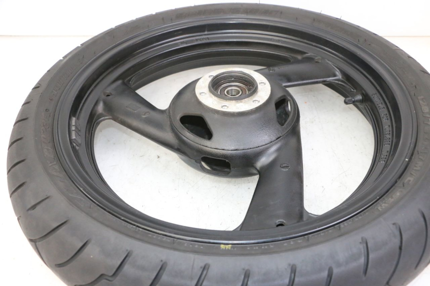 photo de FRONT RIM AND TIRE YAMAHA FZS FAZER 600 (2001 - 2003) - Technical close-up