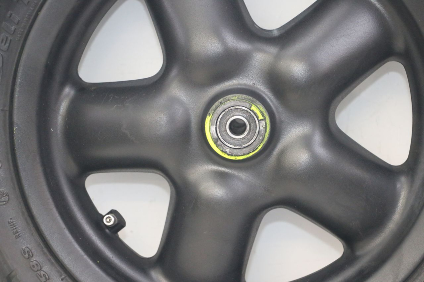 photo de FRONT RIM AND TIRE YAMAHA YP MAJESTY 125 (2002 - 2006) - Component zoom