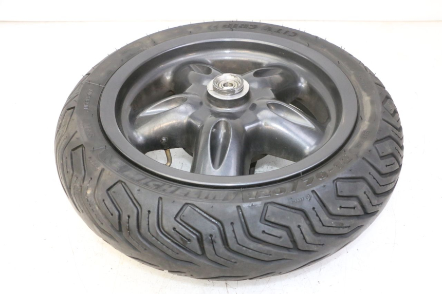 photo de FRONT RIM AND TIRE YAMAHA YP MAJESTY 125 (2007 - 2010) - Additional view of the item