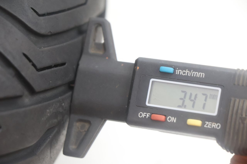 photo de FRONT RIM AND TIRE YAMAHA YP MAJESTY 125 (2002 - 2006) - Spare part profile view