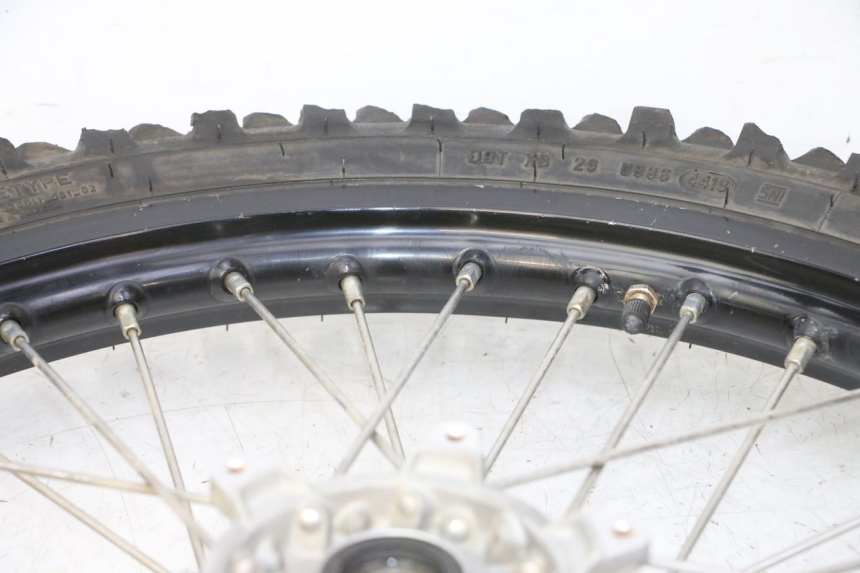 photo de FRONT RIM AND TIRE YAMAHA YZ-F YZF 250 (2014 - 2018) - Surface and material condition