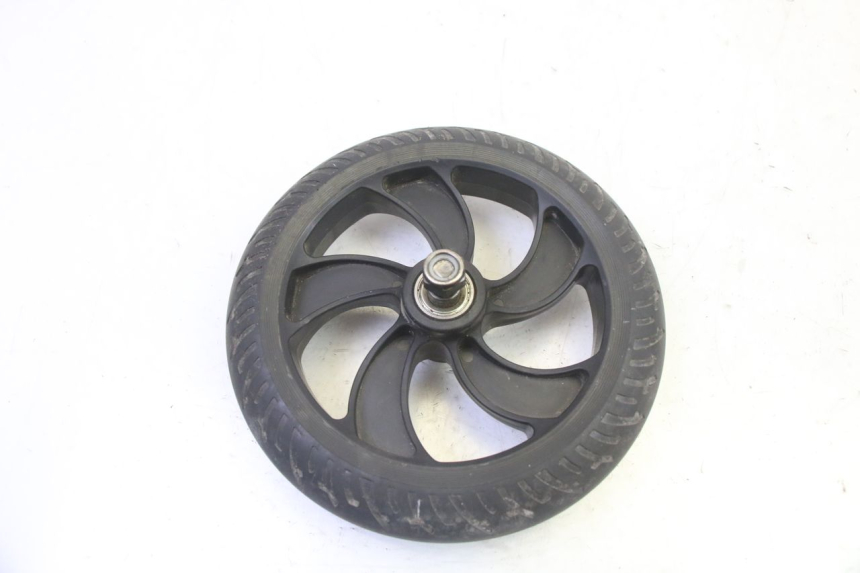 photo de FRONT RIM AND TIRE MOOVWAY Z8 1 - Alternative perspective