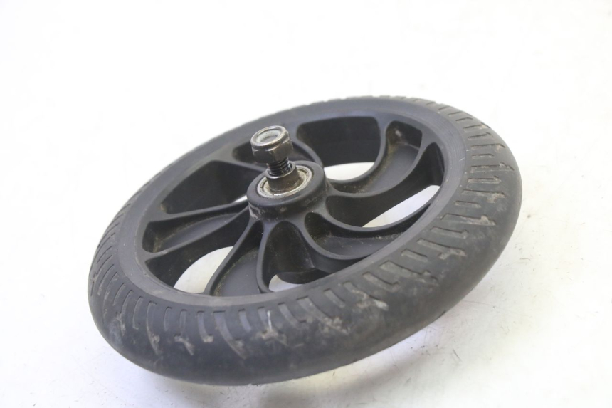 photo de FRONT RIM AND TIRE MOOVWAY Z8 1 - Fixing points details