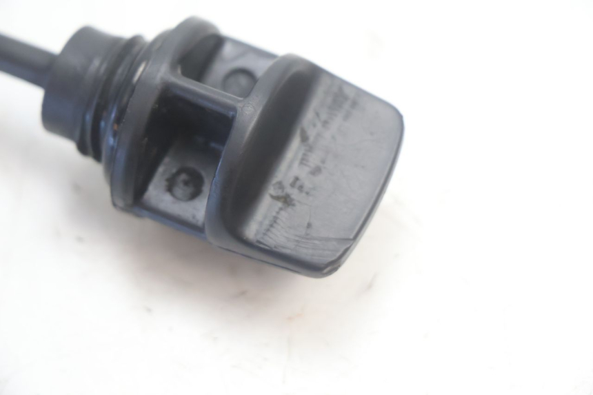 photo de ENGINE OIL DIPSTICK KYMCO AGILITY 4T 50 (2005 - 2018) - Alternative perspective
