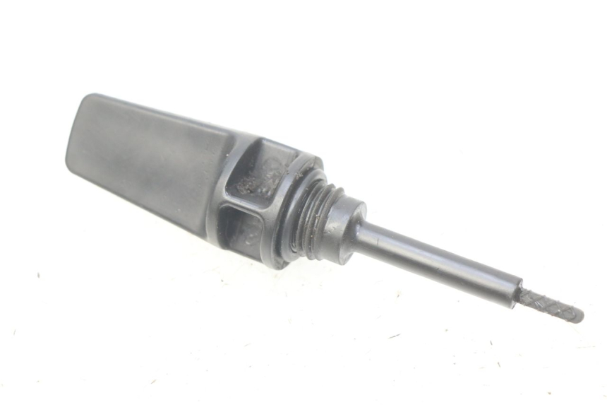 photo de ENGINE OIL DIPSTICK PEUGEOT VIVACITY NEW 4T 50 (2008 - 2017) - Zoom on usage condition