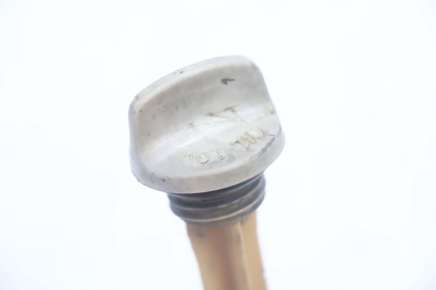photo de ENGINE OIL LEVEL SMC XROAD 150 - Component detail