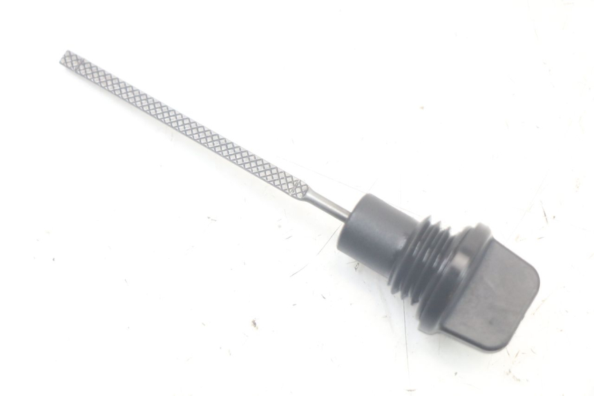 photo de ENGINE OIL DIPSTICK YAMAHA XT X 660 (2004 - 2016) - Zoom on usage condition