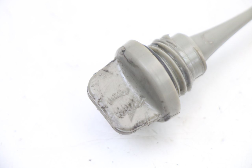 photo de ENGINE OIL DIPSTICK YAMAHA PW 80 (1983 - 2014) - Alternative perspective