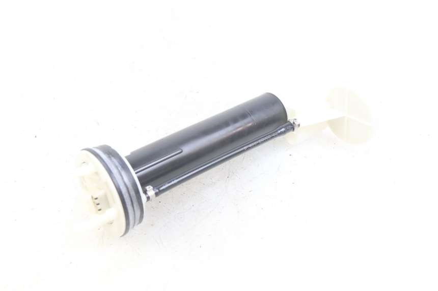 photo de FUEL TANK GAUGE APRILIA ATLANTIC 125 (2003 - 2009) - Fixing points details