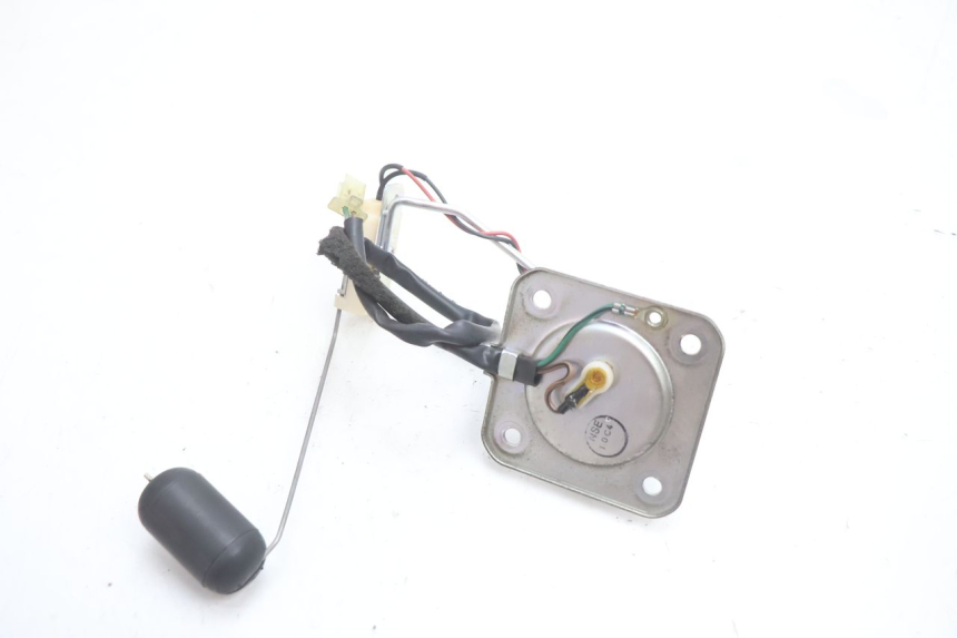 photo de FUEL TANK LEVEL HONDA CB F HORNET 600 (2005 - 2006) - Zoom on usage condition
