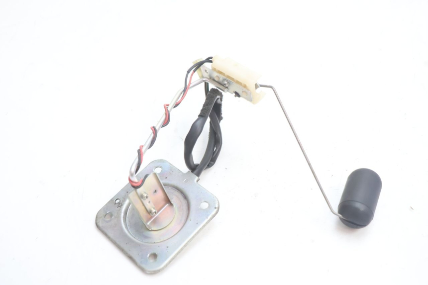 photo de FUEL TANK LEVEL HONDA CB F HORNET 600 (2005 - 2006) - Alternative perspective