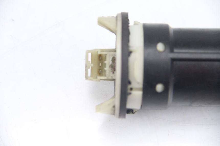 photo de FUEL TANK LEVEL PEUGEOT ELYSTAR 125 (2002 - 2007) - Zoom on usage condition