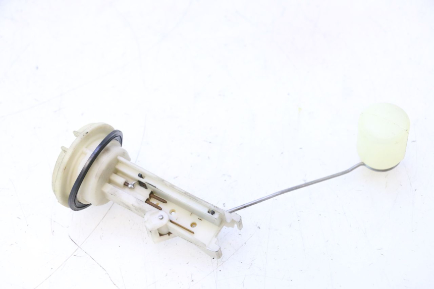 photo de FUEL TANK GAUGE PEUGEOT ELYSTAR 50 (2002 - 2014) - Zoom on usage condition