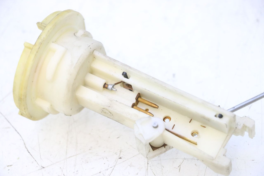 photo de FUEL TANK GAUGE PEUGEOT ELYSTAR 50 (2002 - 2014) - Zoom on usage condition