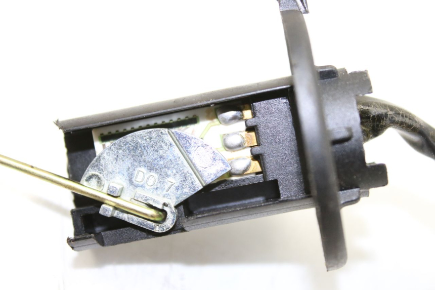 photo de FUEL TANK GAUGE JM MOTORS EVOLIS 4T 50 (2018 - 2022) - Fixing points details