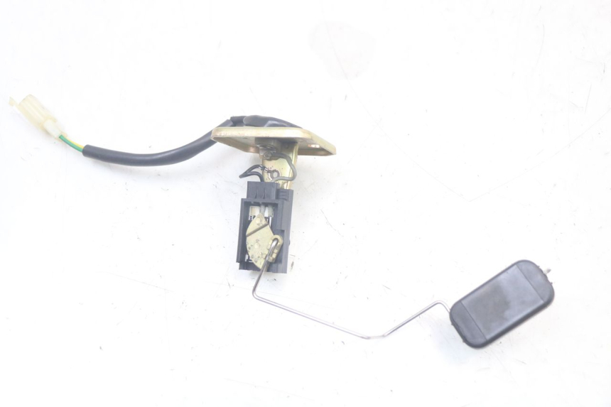 photo de FUEL TANK GAUGE SYM FIDDLE 3 III 125 (2014 - 2020) - Zoom on usage condition