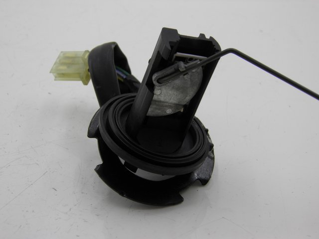 photo de FUEL TANK LEVEL HONDA SH 125 (2001 - 2003) - Zoom on usage condition