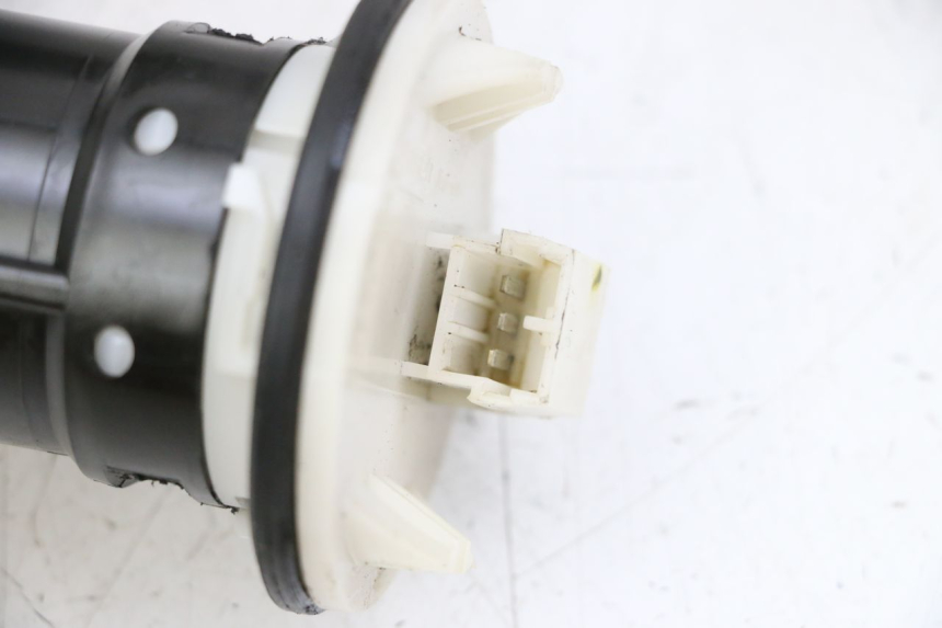 photo de FUEL TANK GAUGE PIAGGIO MP3 LT 400 (2007 - 2012) - Technical close-up