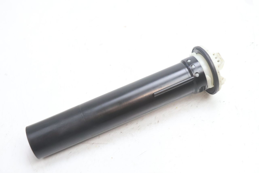 photo de FUEL TANK GAUGE PIAGGIO MP3 LT 400 (2007 - 2012) - Alternative perspective