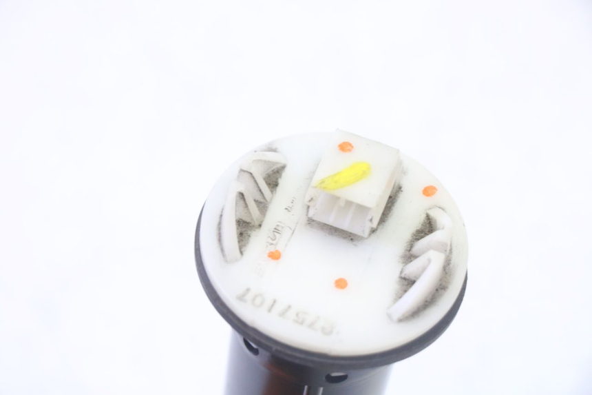 photo de FUEL TANK LEVEL PIAGGIO MP3 125 (2006 - 2014) - Zoom on usage condition