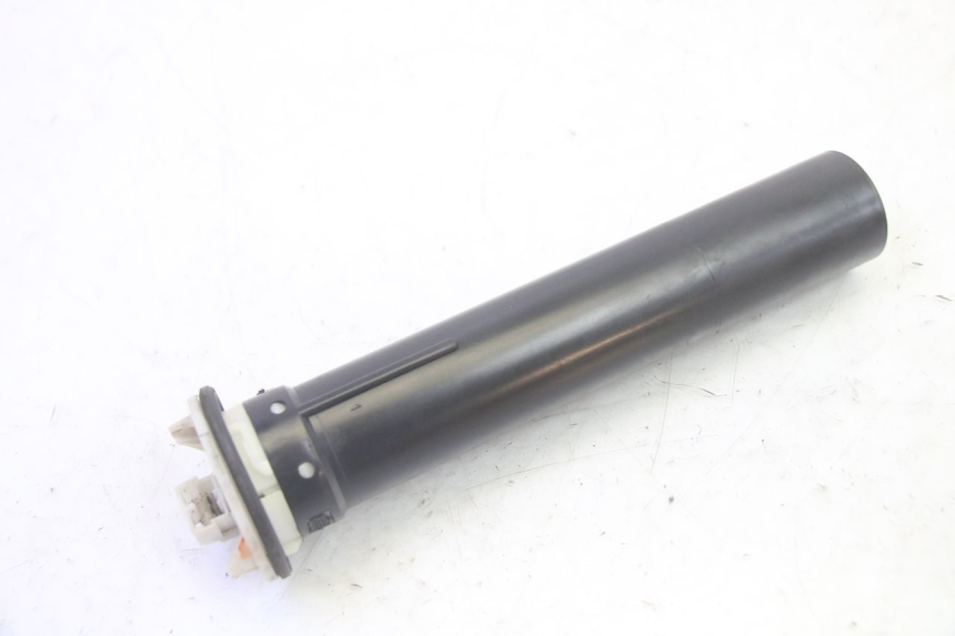 photo de FUEL TANK GAUGE PIAGGIO MP3 RL 250 (2006 - 2010) - Alternative perspective