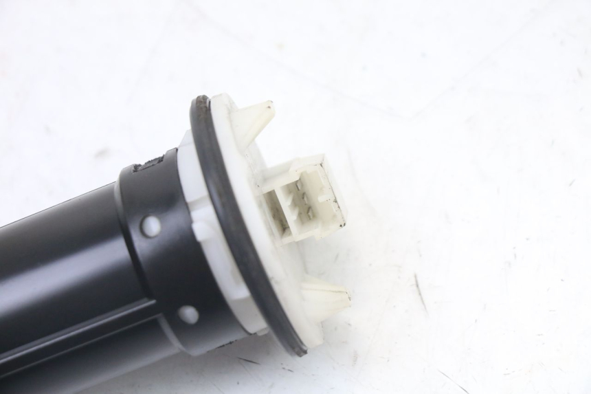 photo de FUEL TANK LEVEL PIAGGIO VESPA LX IE 125 (2010 - 2012) - Zoom on usage condition