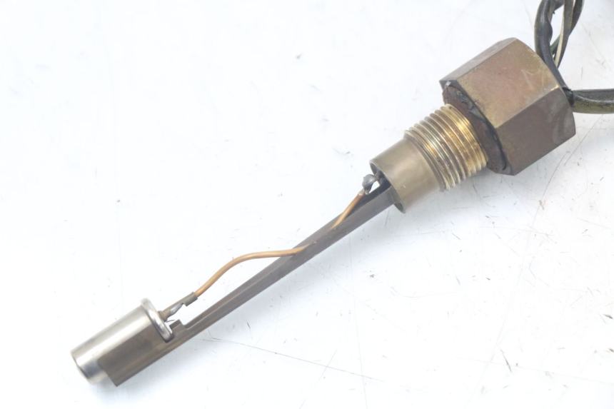 photo de FUEL TANK GAUGE TRIUMPH SPEED TRIPLE T301 900 (1994 - 1996) - Zoom on usage condition