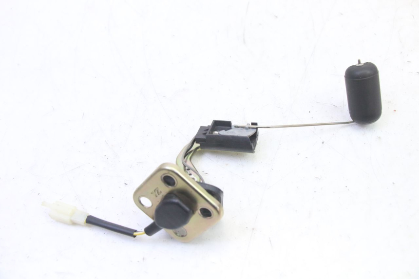 photo de FUEL TANK LEVEL PEUGEOT STREETZONE I NAKED 2T 50 (2018 - 2020) - Zoom on usage condition