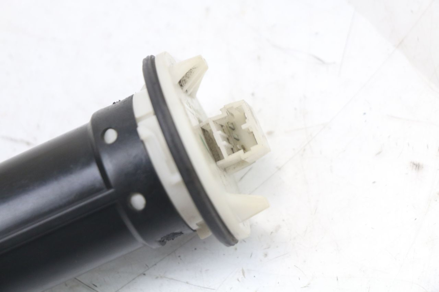 photo de FUEL TANK GAUGE PIAGGIO VESPA LX 2T 50 (2005 - 2013) - Zoom on usage condition