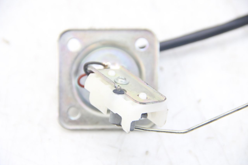 photo de FUEL TANK GAUGE PIAGGIO VESPA SPRINT 2T 50 (2014 - 2018) - Alternative perspective