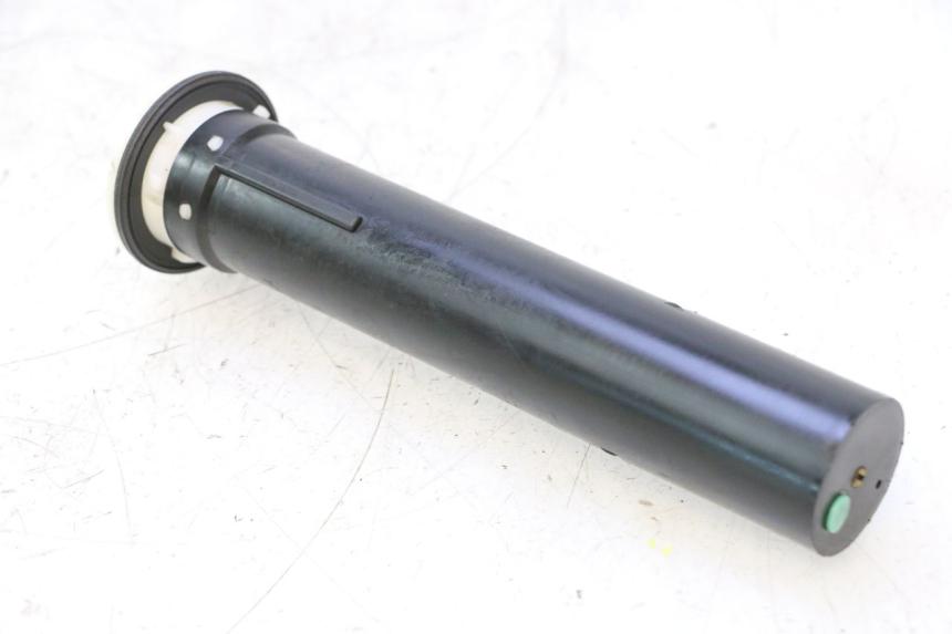 photo de FUEL TANK LEVEL PIAGGIO X8 STREET 125 (2006 - 2007) - Zoom on usage condition