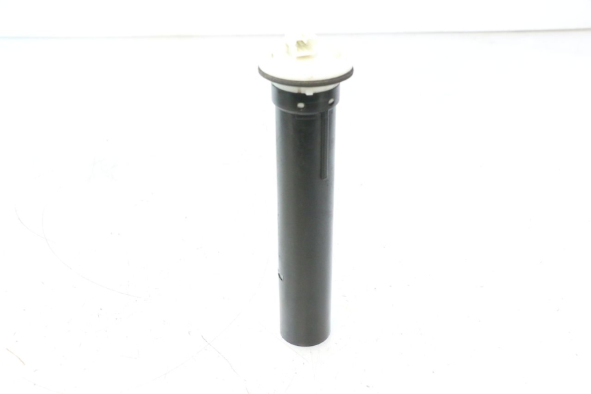 photo de FUEL TANK LEVEL PIAGGIO X8 STREET 125 (2006 - 2007) - Alternative perspective